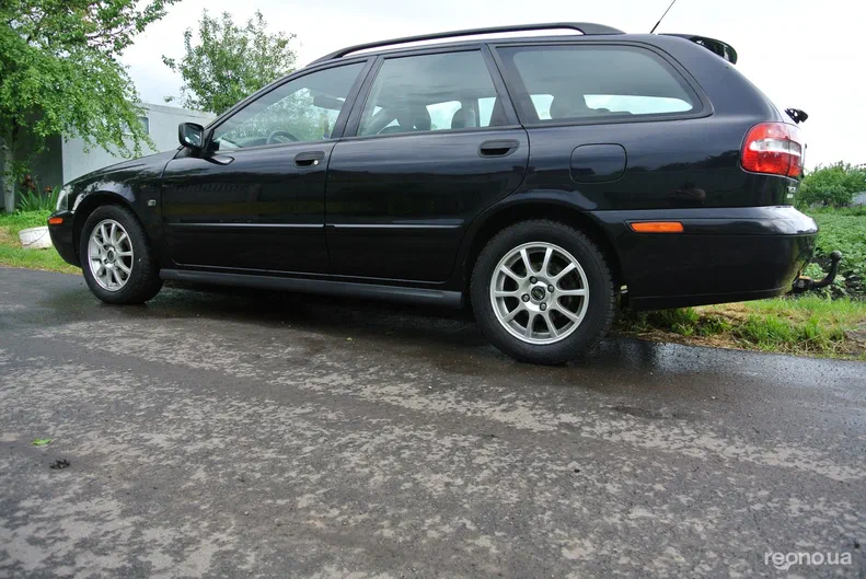 Volvo V40 2003