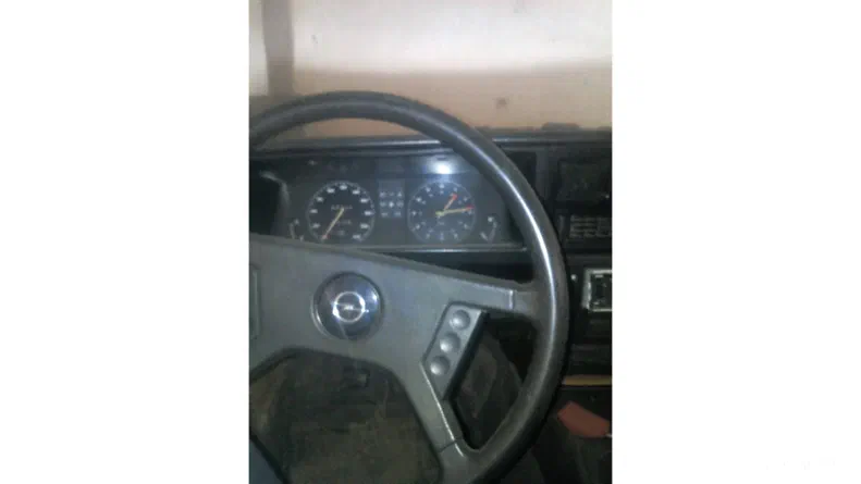 Opel Rekord 1986 - 26