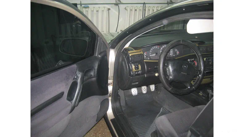 Opel Omega 1999 - 14