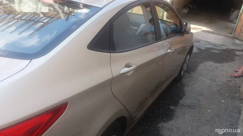 Hyundai Accent 2011 - 6