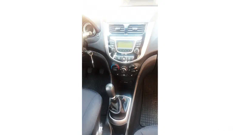 Hyundai Accent 2011
