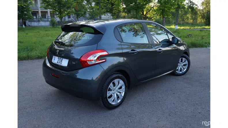 Peugeot 208 2013 - 10