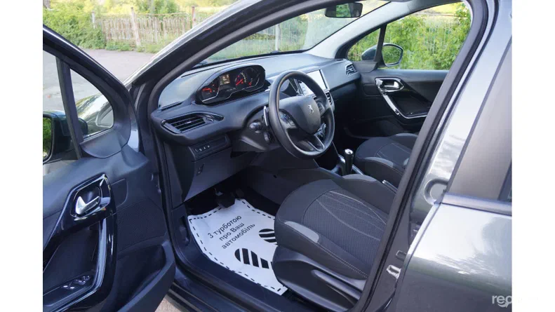 Peugeot 208 2013 - 18