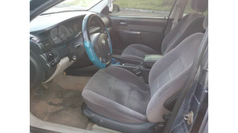 Opel Omega 2000 - 10