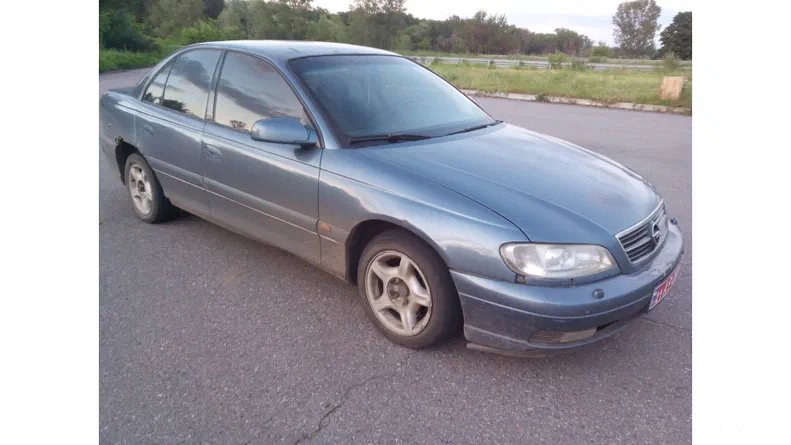 Opel Omega 2000 - 6