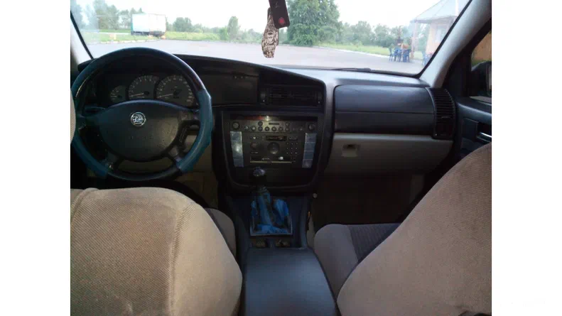 Opel Omega 2000 - 11