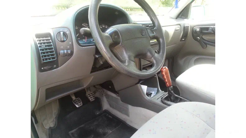 Volkswagen Polo 1998 - 5