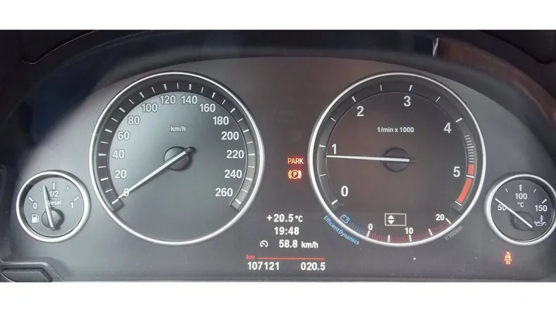 BMW 520 2010 - 10
