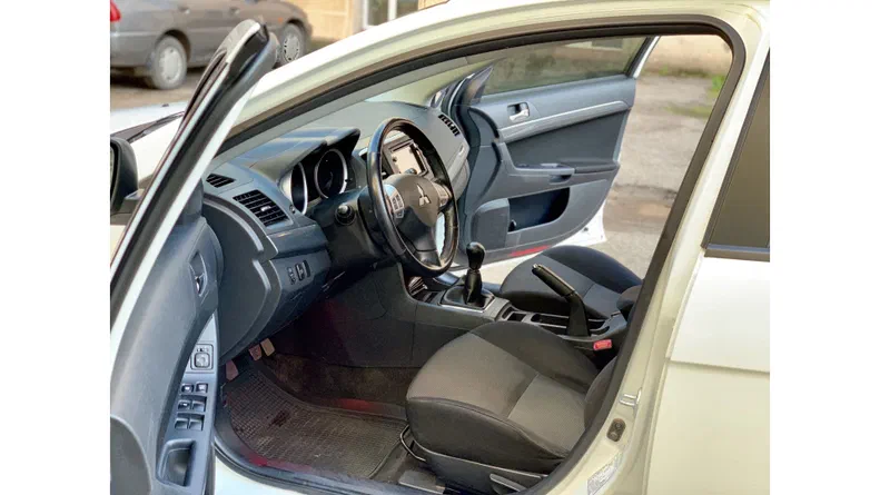 Mitsubishi Lancer 2008 - 17