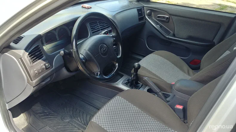 Hyundai Elantra 2003 - 10