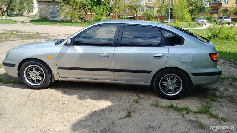 Hyundai Elantra 2003