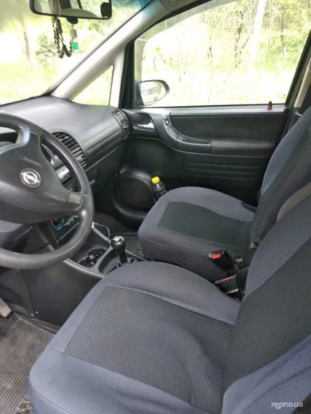 Opel Zafira 2000 - 15