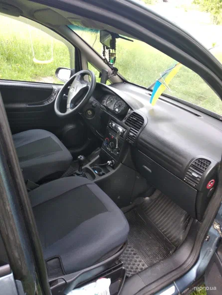 Opel Zafira 2000 - 9