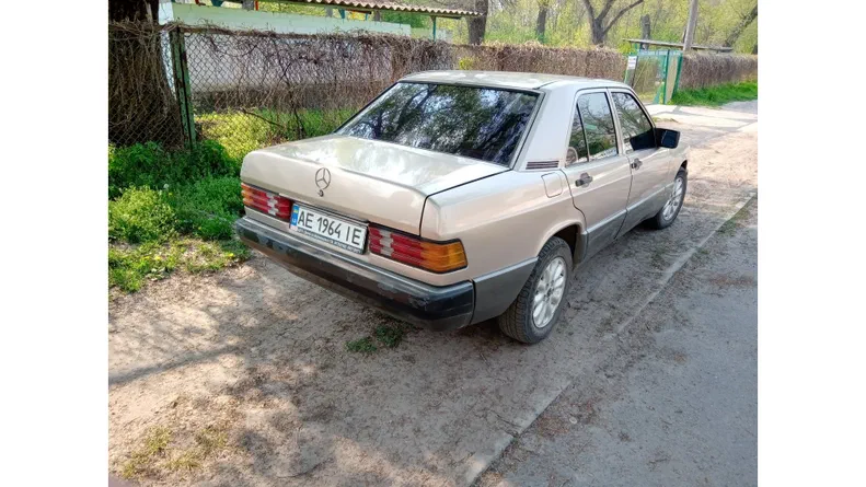 Mercedes-Benz C-Класс 1989