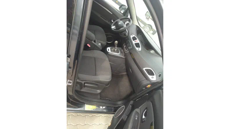 Renault Scenic 2011