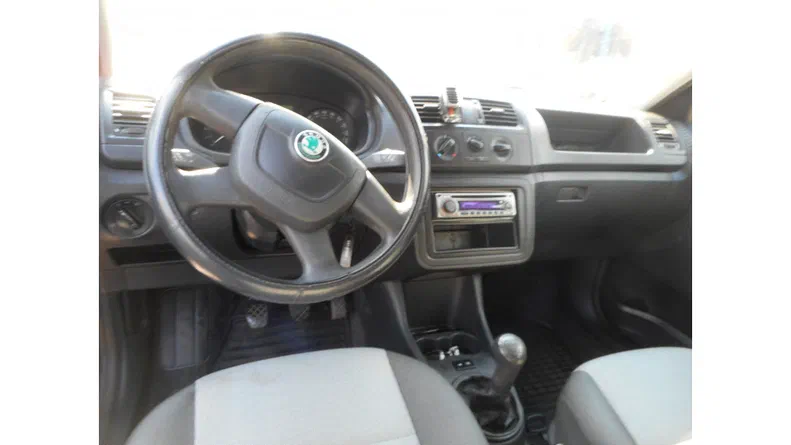 Skoda Fabia 2012 - 6