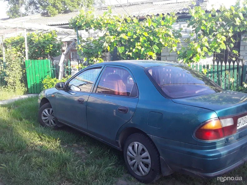 Mazda 323 1998