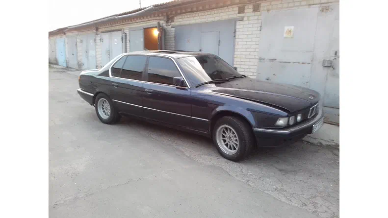 BMW 7 серии 1987