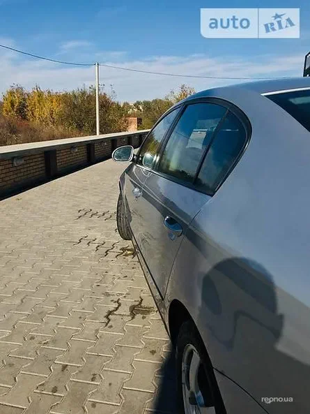 Volkswagen Passat 2005 - 8