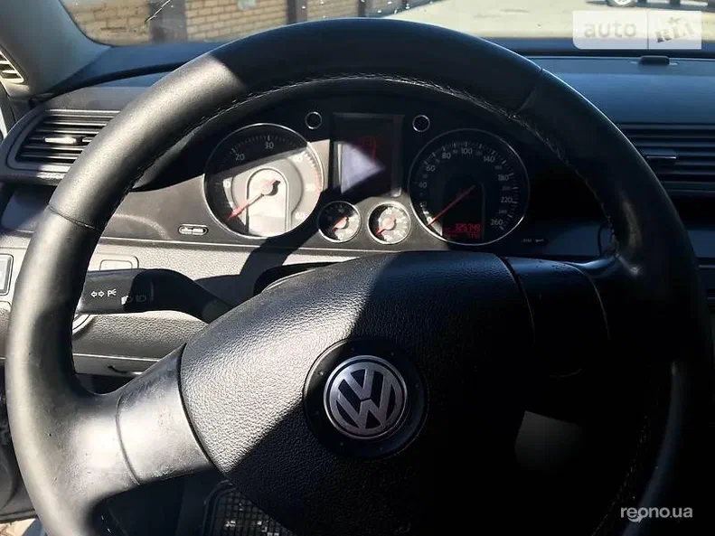 Volkswagen Passat 2005 - 5