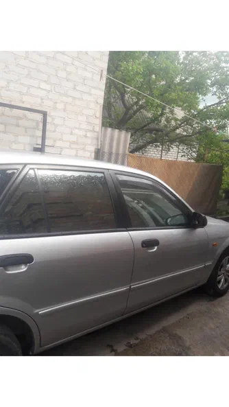 Mazda 323 2002