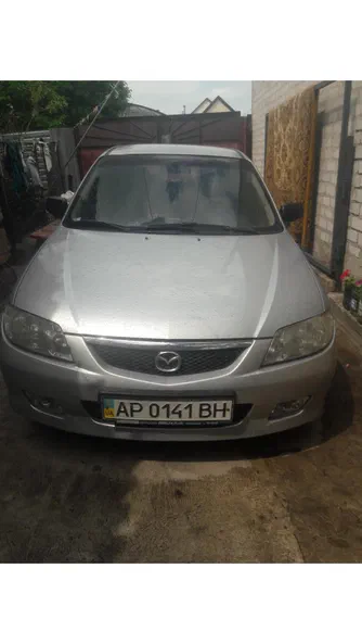 Mazda 323 2002