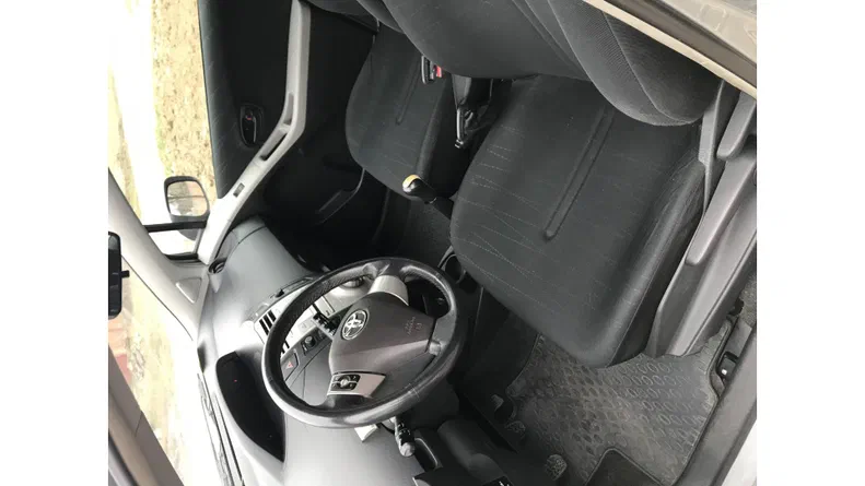 Toyota Yaris 2006 - 8
