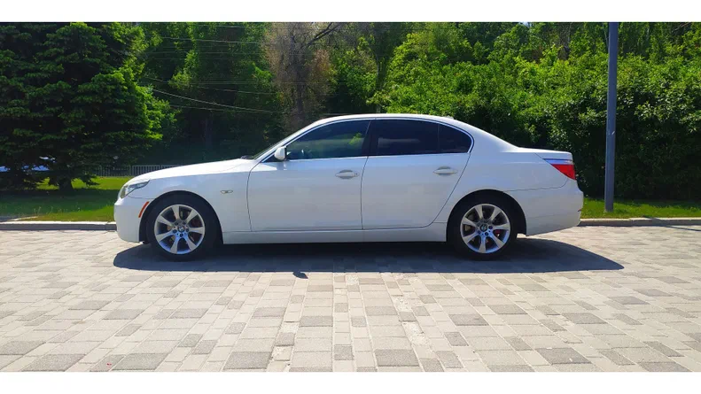 BMW 5 серія 2008 - 10