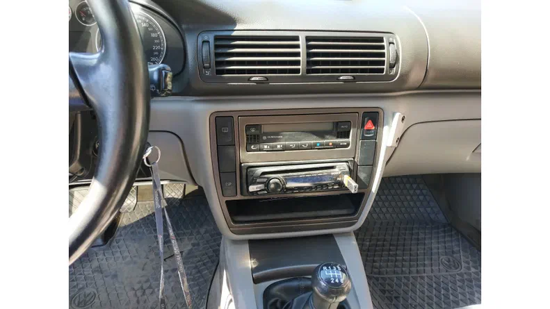 Volkswagen Passat 2001 - 8