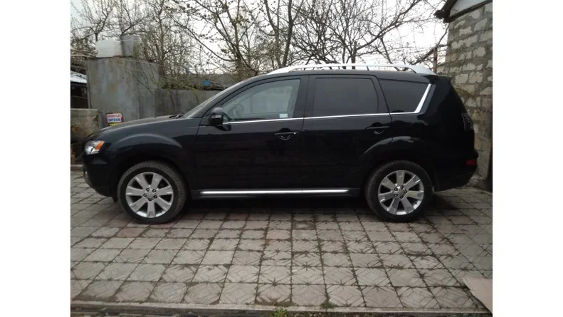 Mitsubishi Outlander 2011 - 8