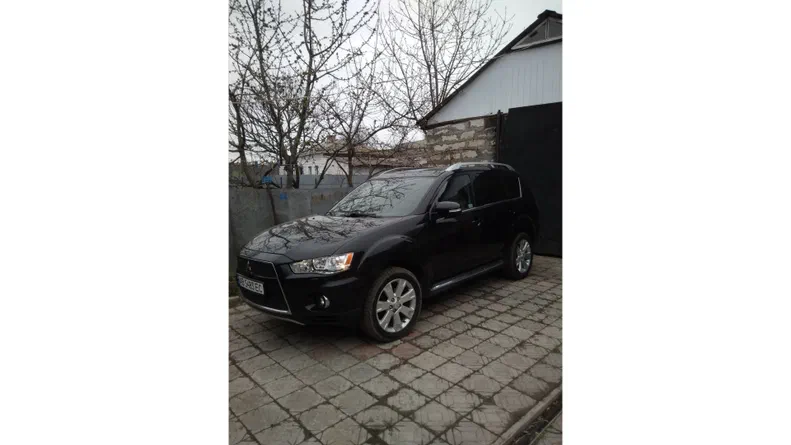 Mitsubishi Outlander 2011