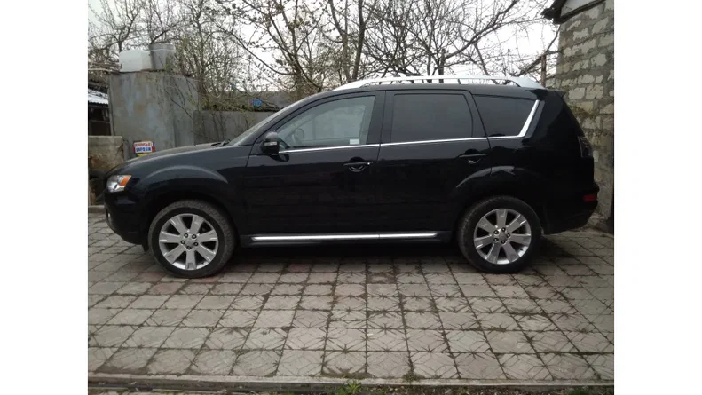 Mitsubishi Outlander 2011 - 10