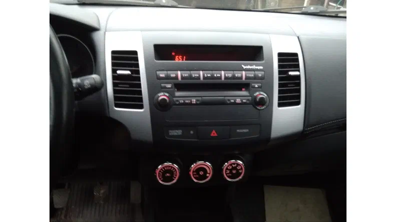 Mitsubishi Outlander 2011 - 9