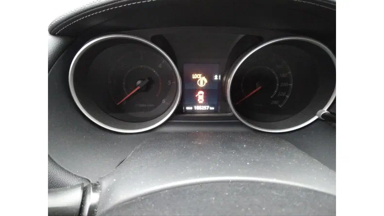 Mitsubishi Outlander 2011