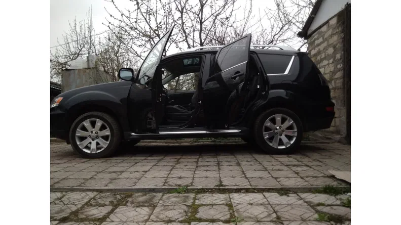 Mitsubishi Outlander 2011 - 12