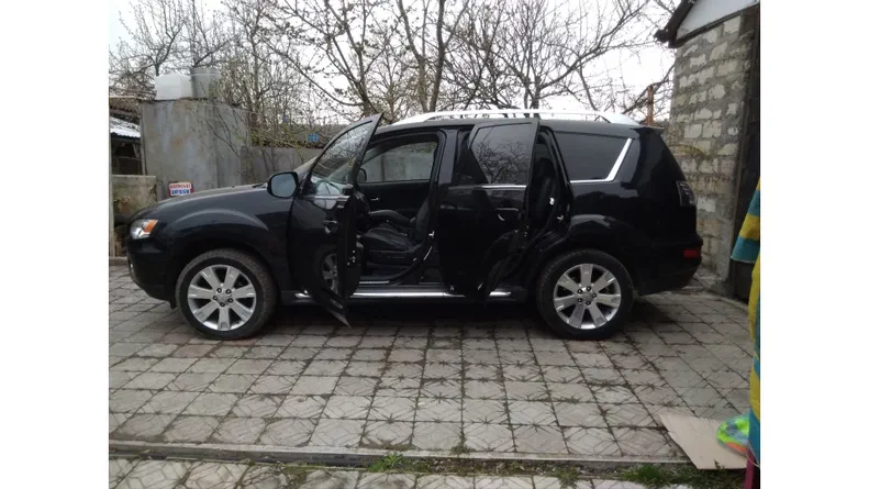 Mitsubishi Outlander 2011 - 11