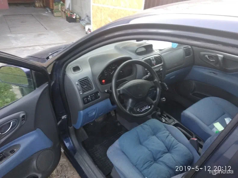 Mitsubishi Space Star 2000