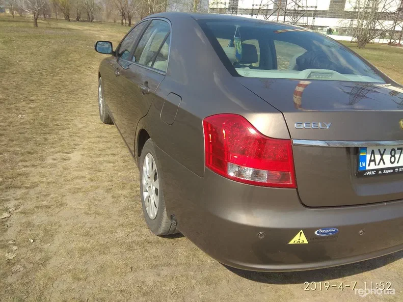 Geely Emgrand EC8 2013