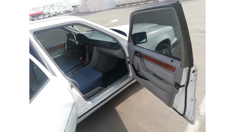 Mercedes-Benz E-Клас 1988 - 7