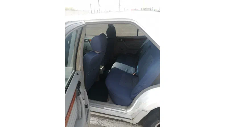 Mercedes-Benz E-Клас 1988 - 12