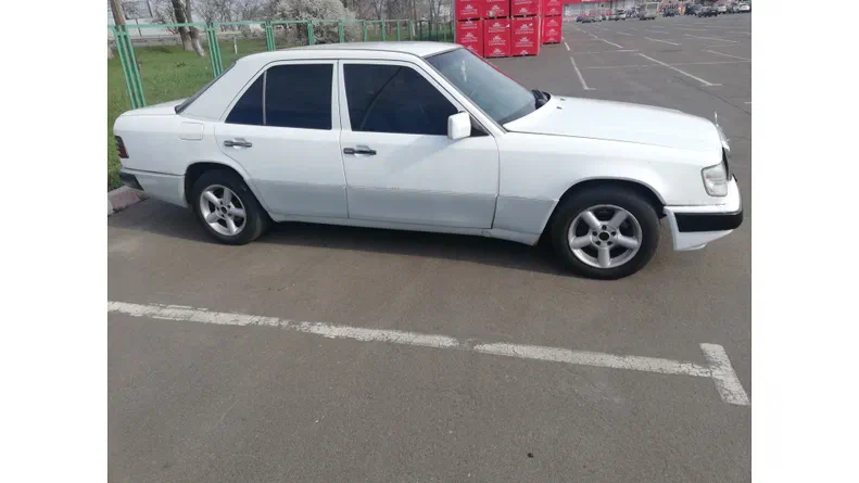 Mercedes-Benz E-Клас 1988 - 16