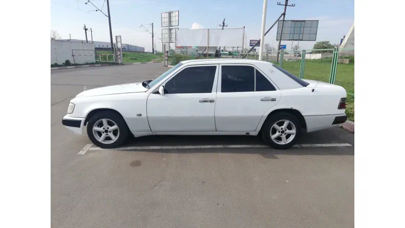 Mercedes-Benz E-Класс 1988