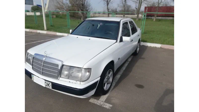 Mercedes-Benz E-Класс 1988