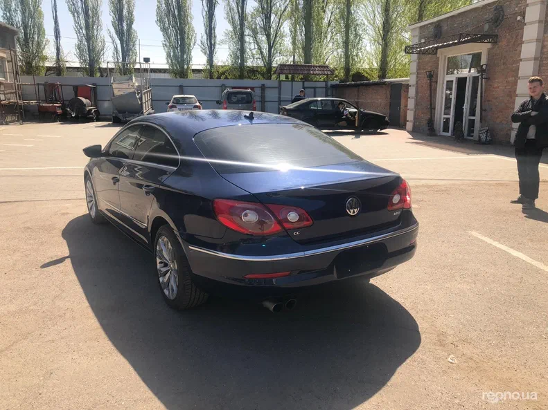 Volkswagen Passat CC 2010 - 8