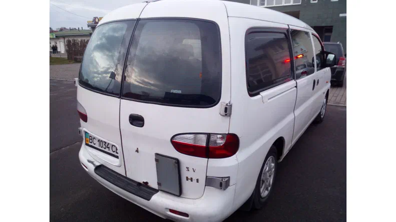 Hyundai H-1 2004