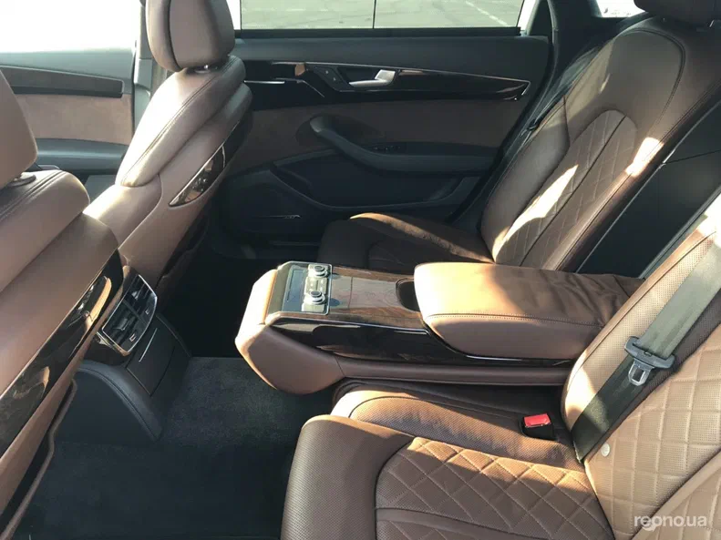 Audi A8 2013 - 8