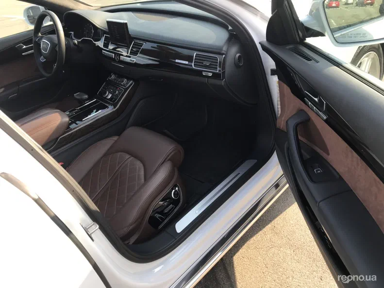 Audi A8 2013 - 12