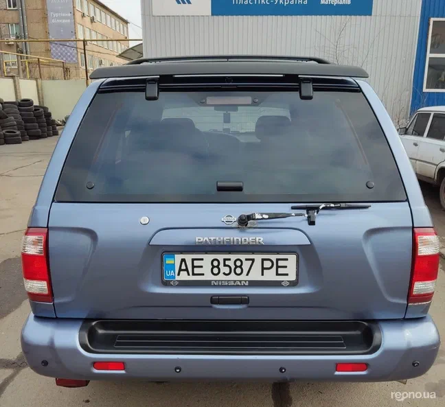 Nissan Pathfinder 2000