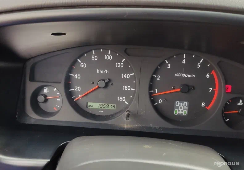 Nissan Pathfinder 2000 - 5