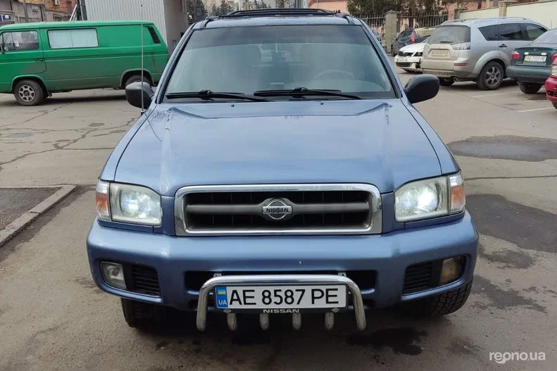 Nissan Pathfinder 2000